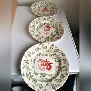 Mottahedeh England  Set Of 3 Dessert Or Salad Plates